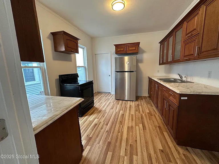 1 Swan St - Photo 7 of 8