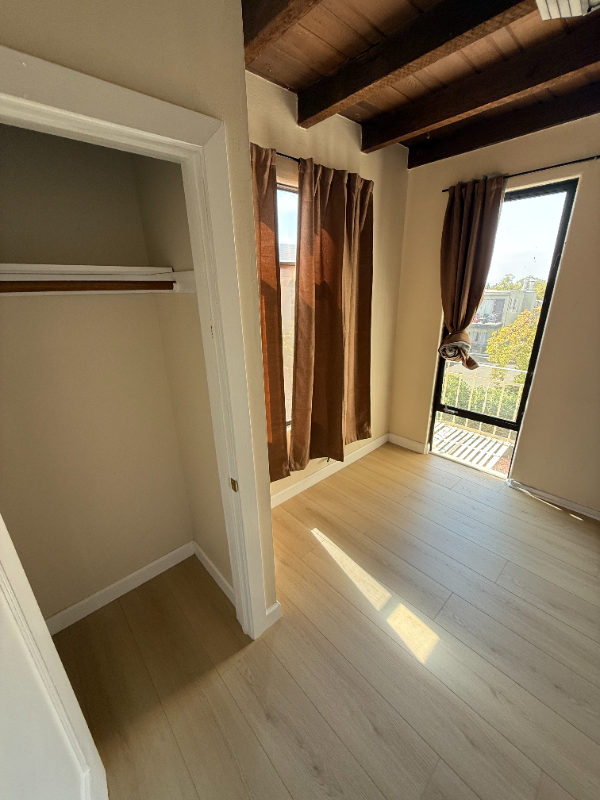 1701 Leroy Ave #6 - Photo 2 of 26