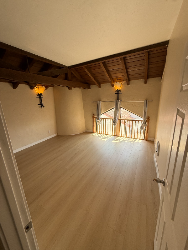 1701 Leroy Ave #6 - Photo 3 of 26
