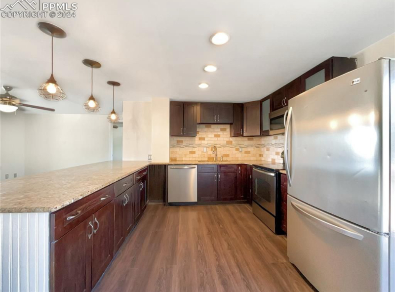 555 Avenida Del Cielo - Photo 2 of 19