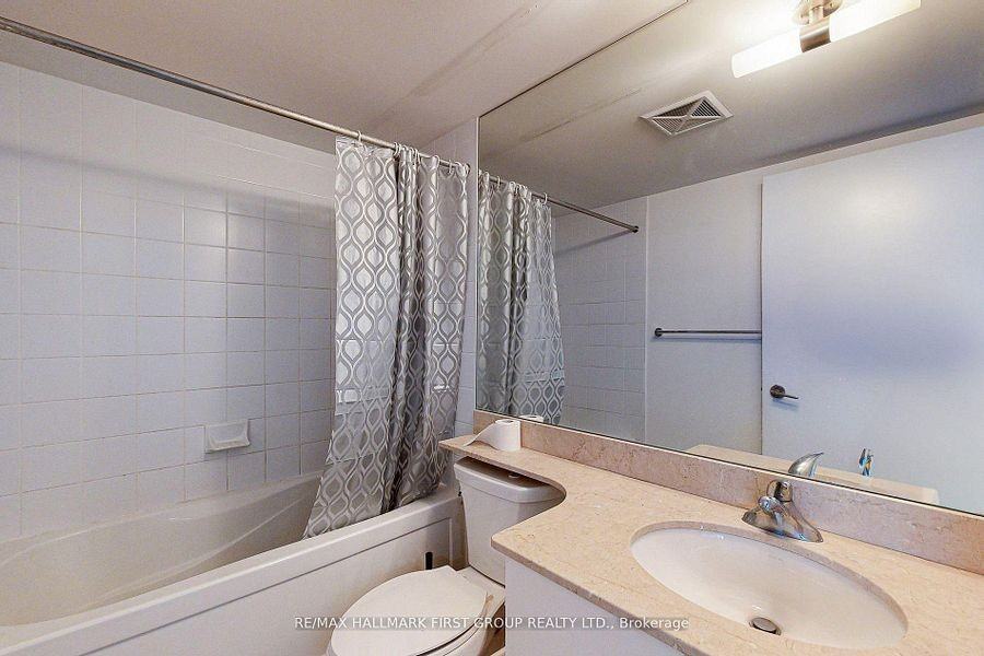 209 Fort York Boulevard #1567 - Photo 7 of 38