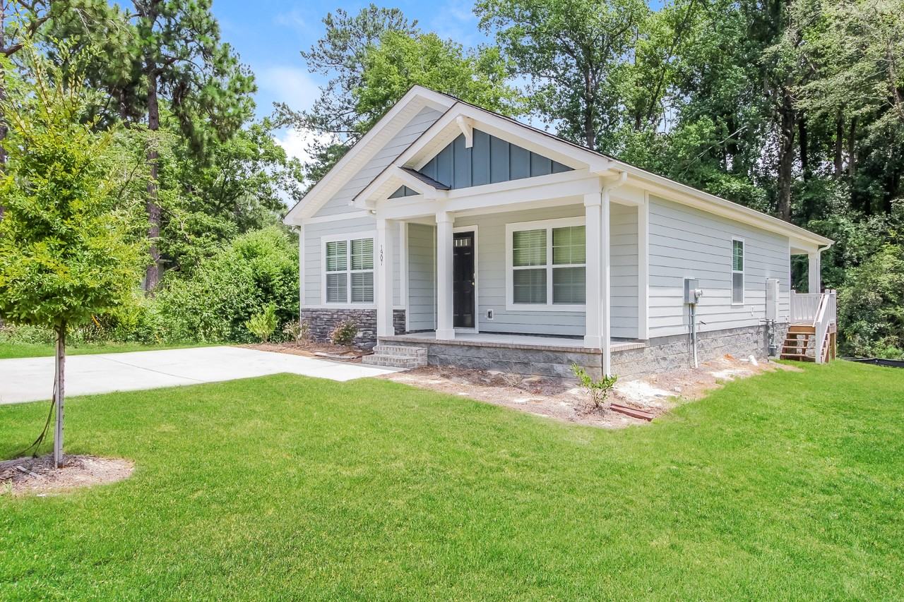 1907 Bay St - Photo 2 of 16