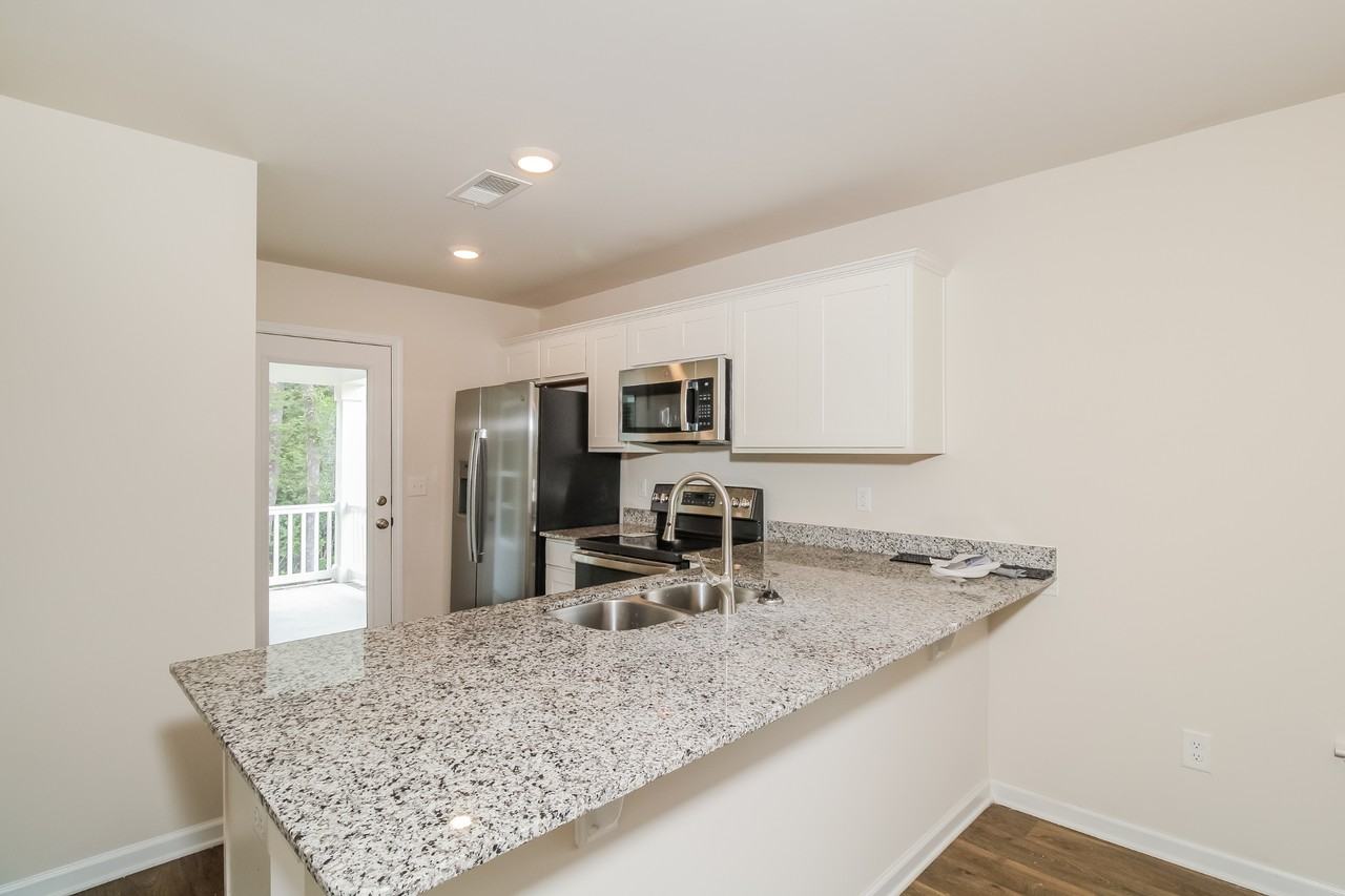 1907 Bay St - Photo 6 of 16