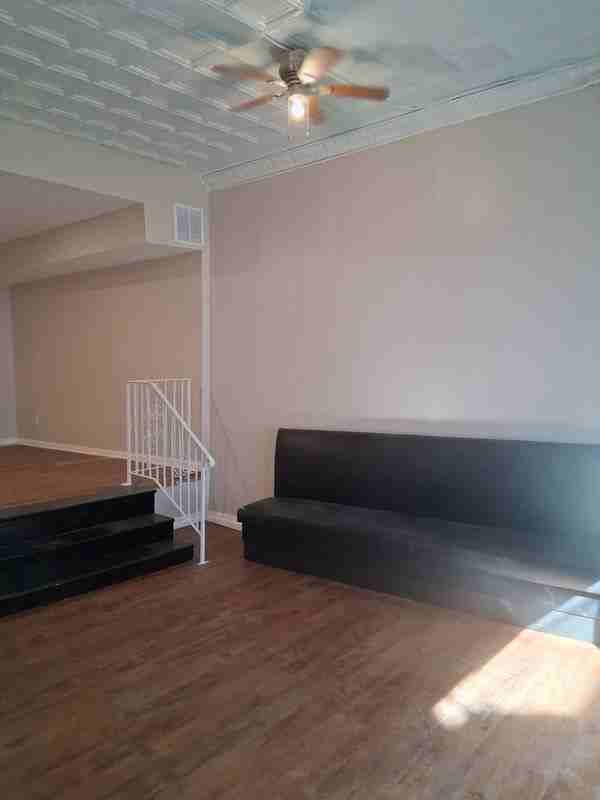 2962 Kensington Ave - Photo 2 of 3