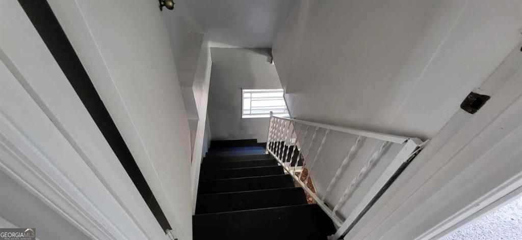 513 Center St - Photo 6 of 8