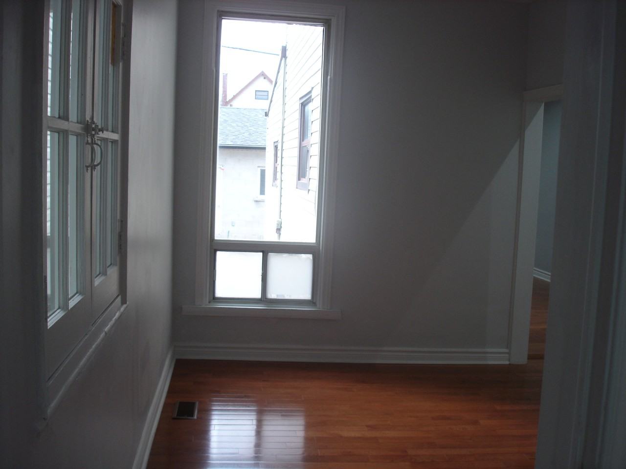 796 Ossington Avenue #1 - Photo 7 of 8