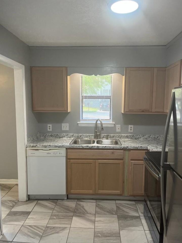 738 Hedgelawn Way #738 - Photo 4 of 14