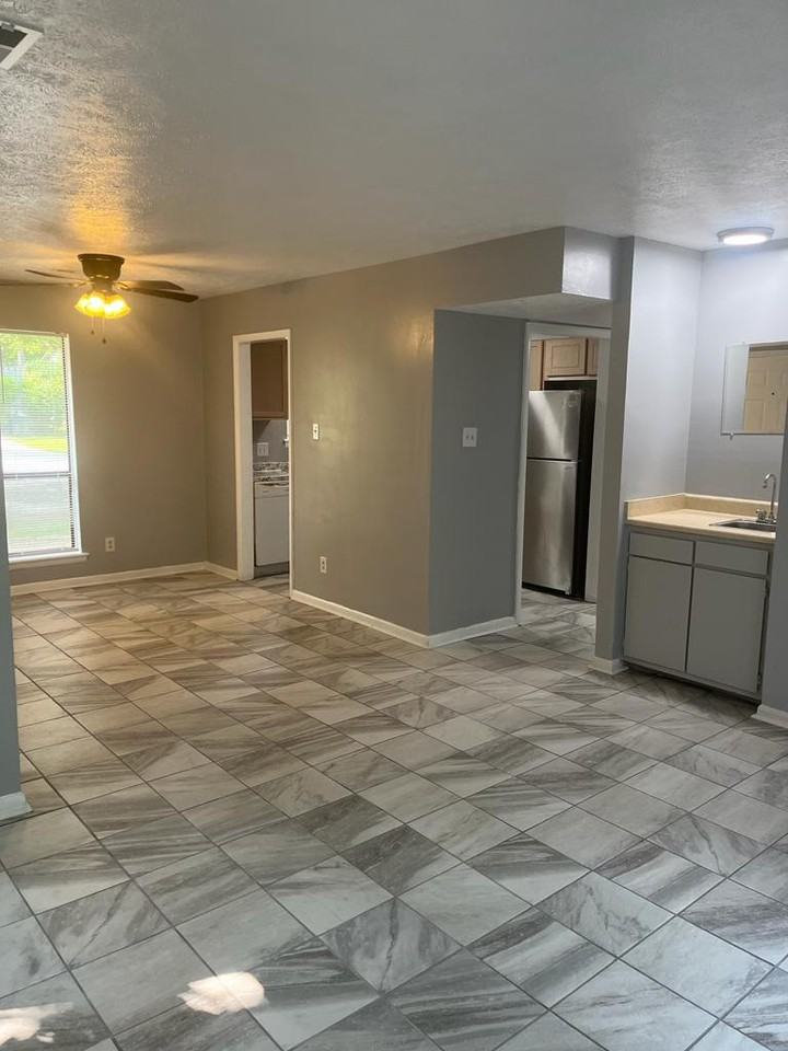 738 Hedgelawn Way #738 - Photo 7 of 14