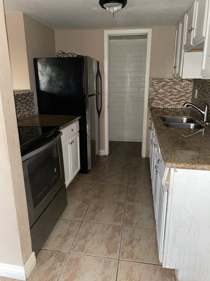 4645 E Wood St - Photo 5 of 19