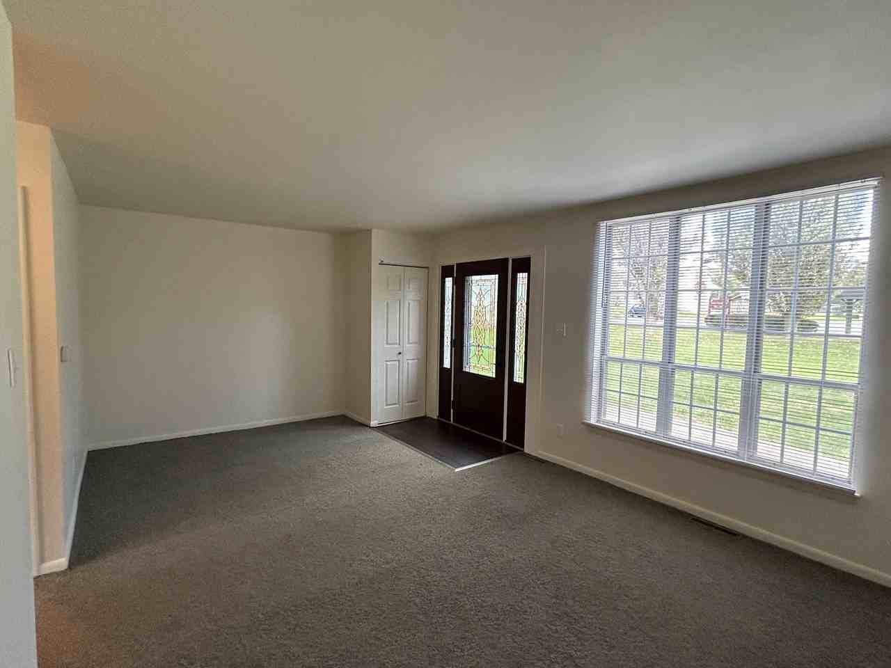 4 Montomery Village Ln #4 - Photo 2 of 12