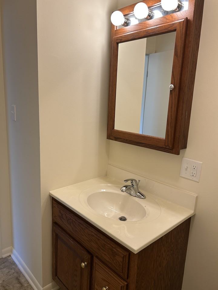 4 Montomery Village Ln #4 - Photo 4 of 12