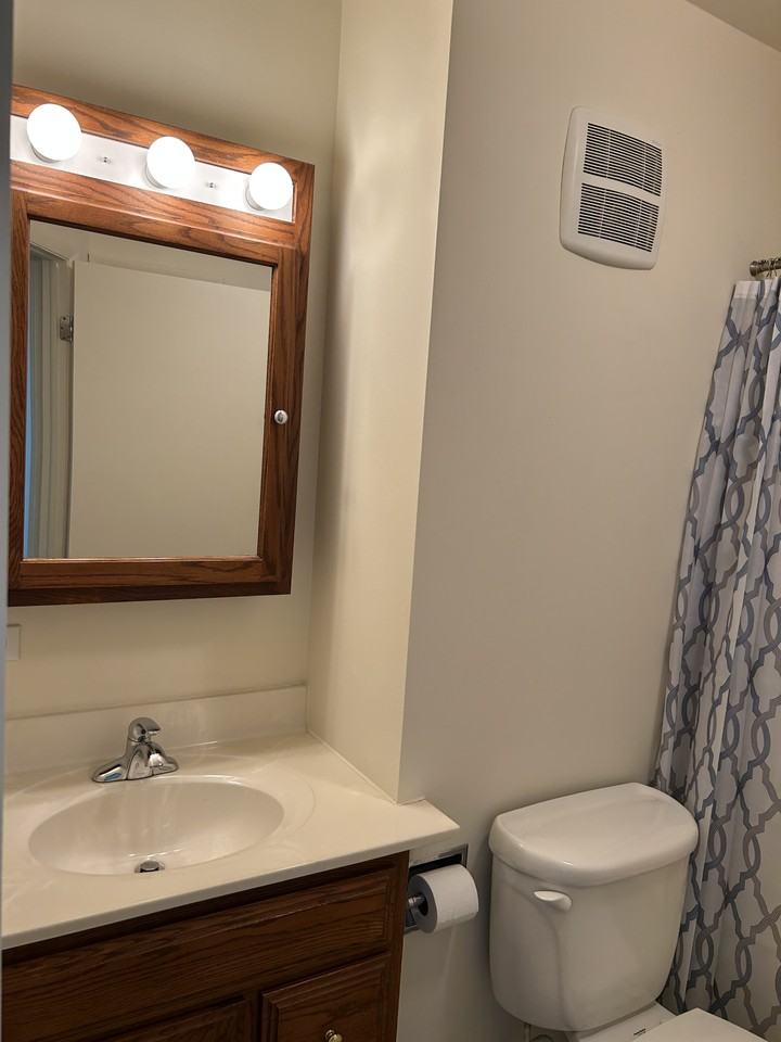 4 Montomery Village Ln #4 - Photo 5 of 12