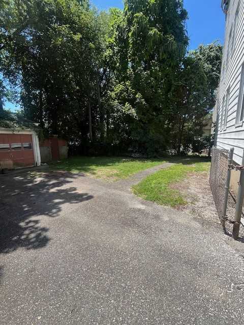 11 5th St #3rd - Photo 4 of 29