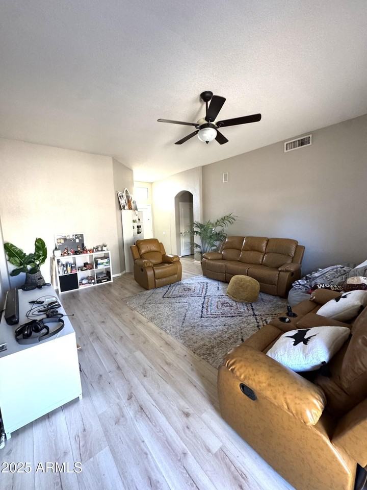 3950 E Cody Ave - Photo 4 of 25