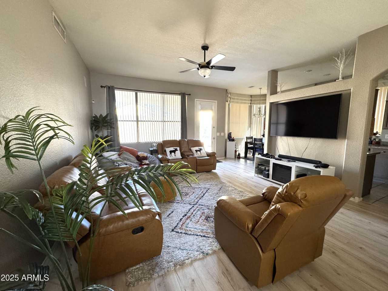 3950 E Cody Ave - Photo 5 of 25