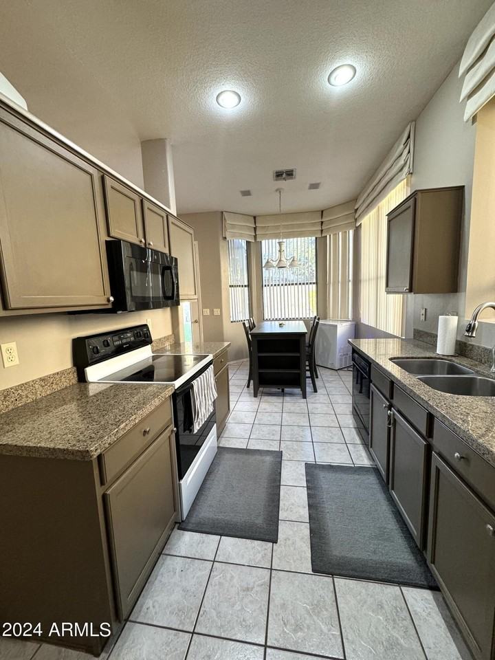 3950 E Cody Ave - Photo 7 of 25