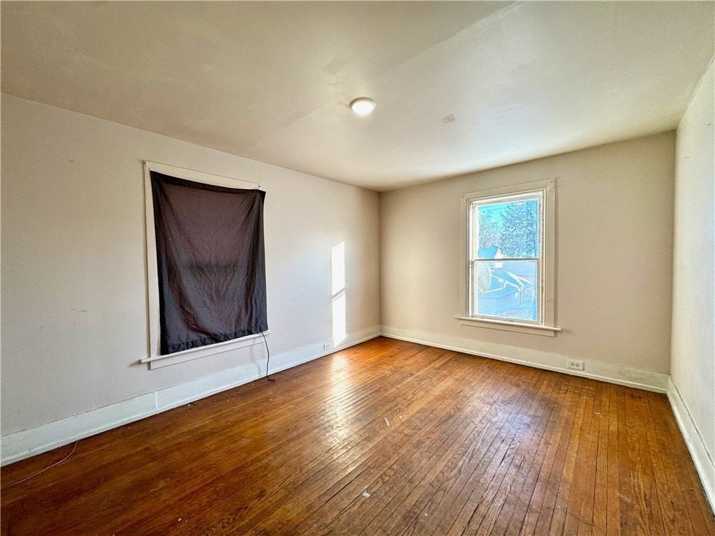 49 UpStairs Spruce Street - Photo 4 of 15