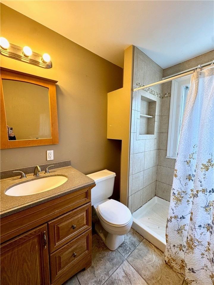 49 UpStairs Spruce Street - Photo 7 of 15