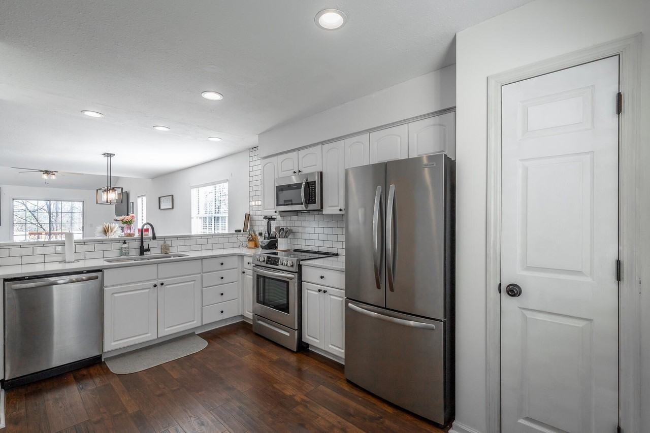 6653 Hickory Trace Cir - Photo 4 of 23