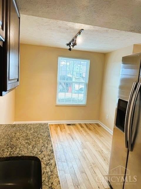 10946 Barrington Ct - Photo 6 of 31