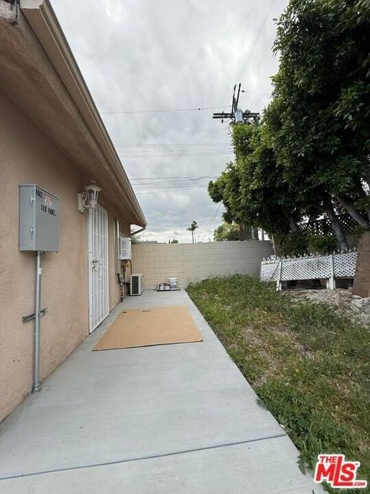 6942 Atoll Ave - Photo 6 of 9