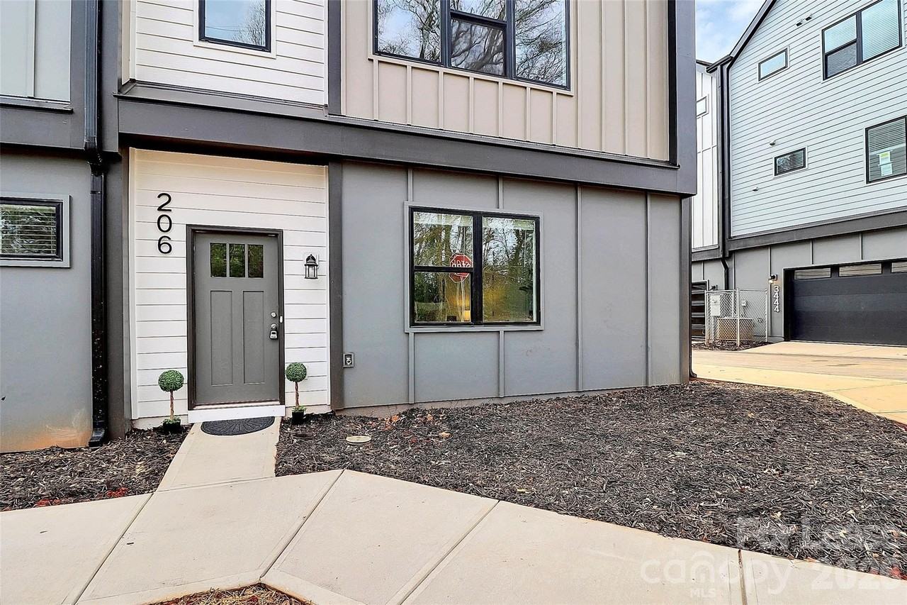 208 Nelson Ave - Photo 3 of 48