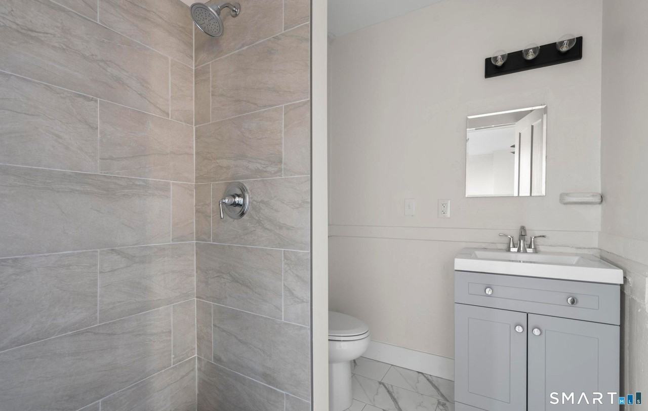 32 Lamberton St Apt 2nd #2ndFL - Photo 3 of 8