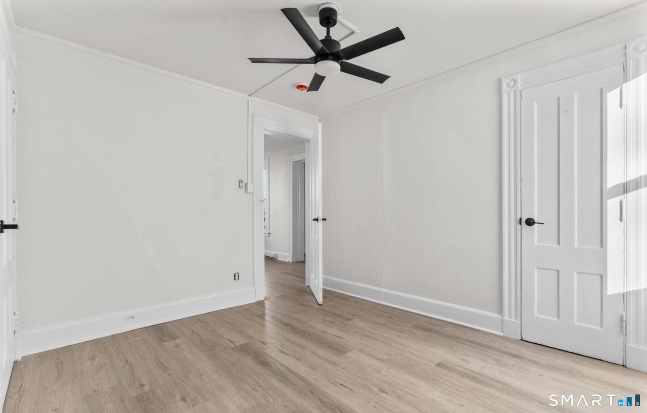 32 Lamberton St Apt 2nd #2ndFL - Photo 5 of 8