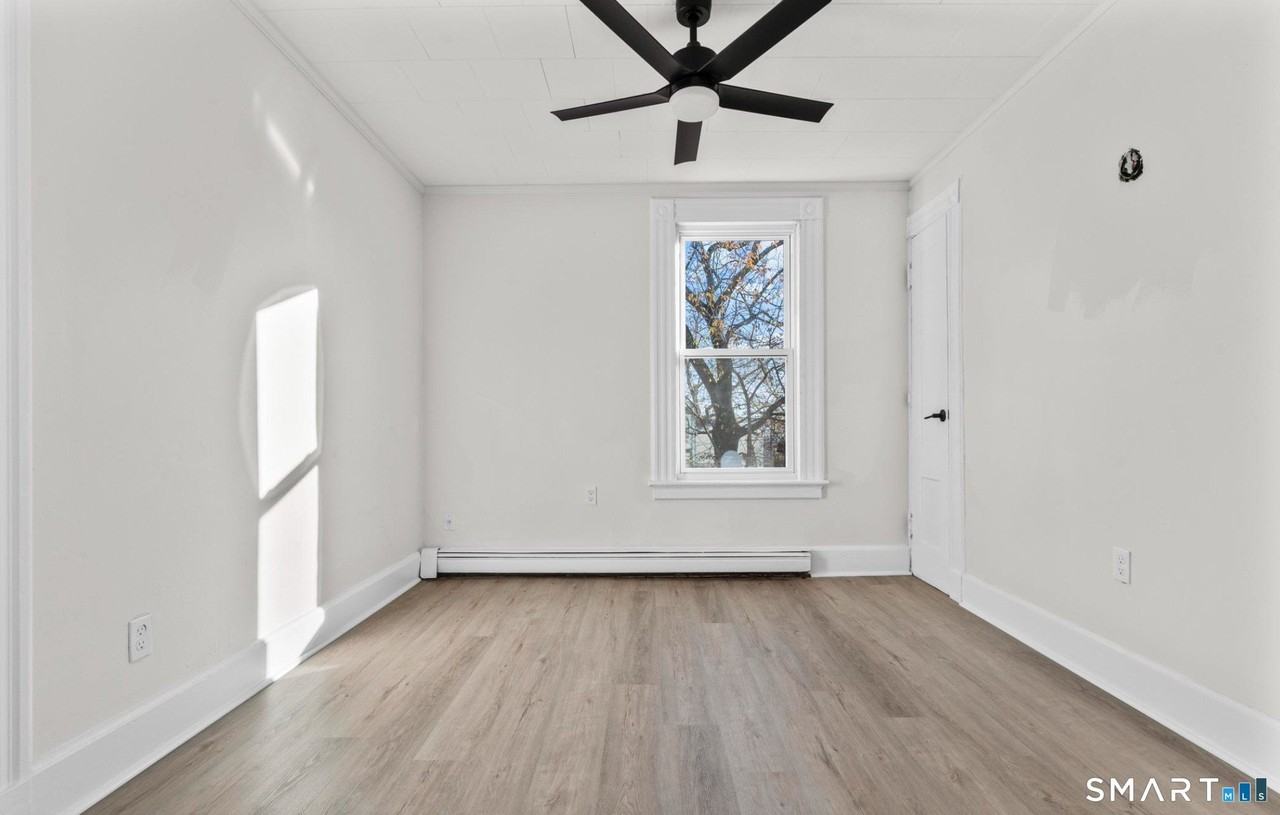 32 Lamberton St Apt 2nd #2ndFL - Photo 6 of 8