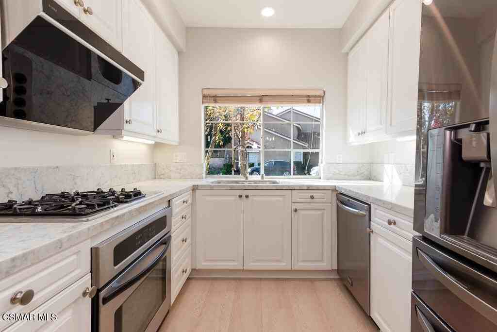 4928 Lazio Way - Photo 6 of 35