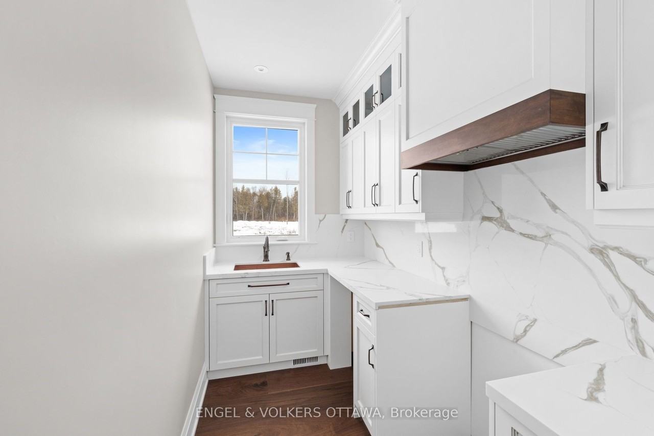 432 Ashbee Crt - Photo 7 of 42