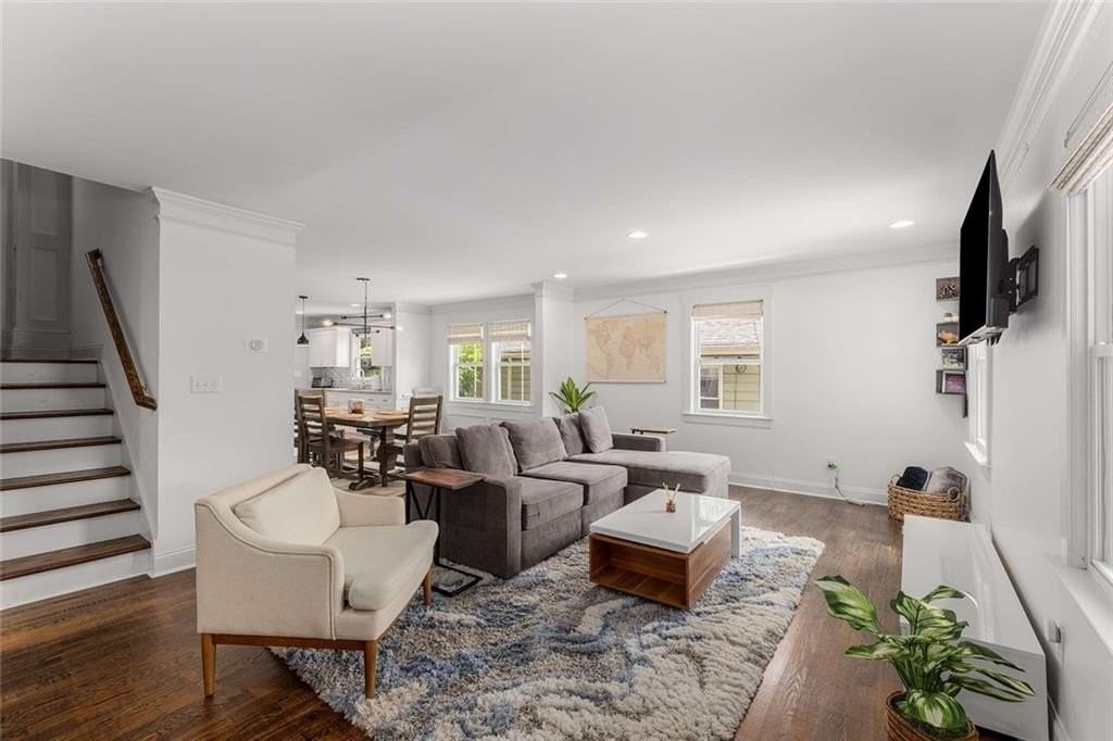 1134 Knott St Se - Photo 7 of 48