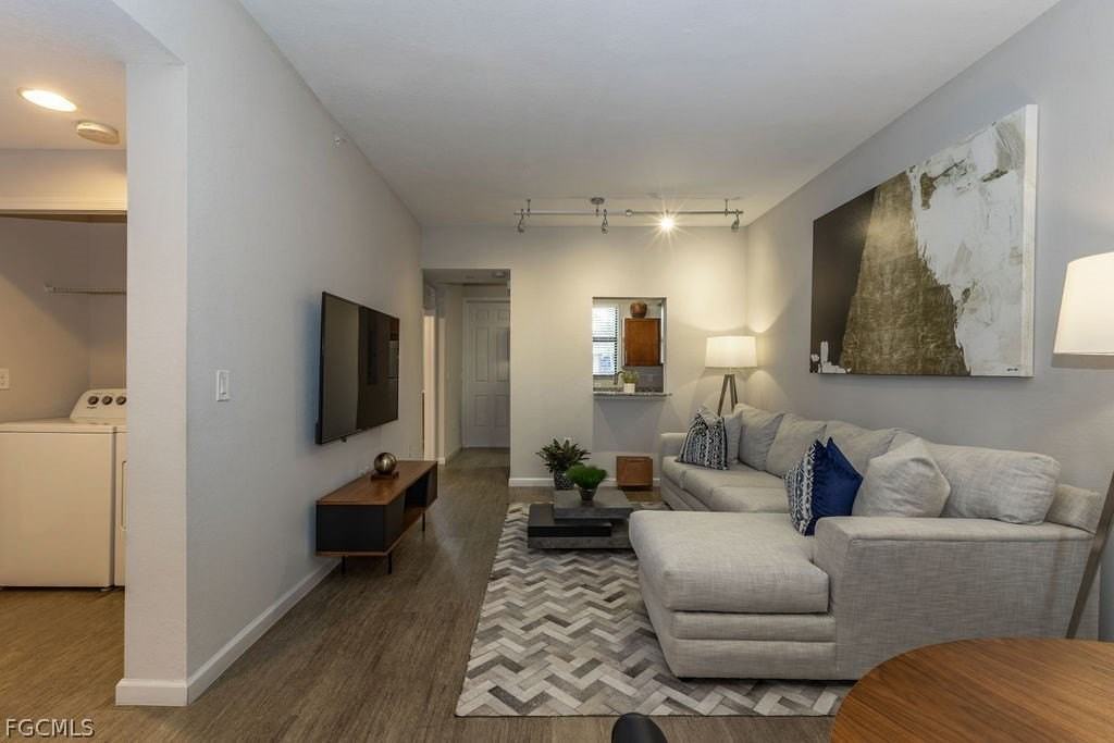 4155 Umbria Ln Apt 313 #313 - Photo 7 of 11