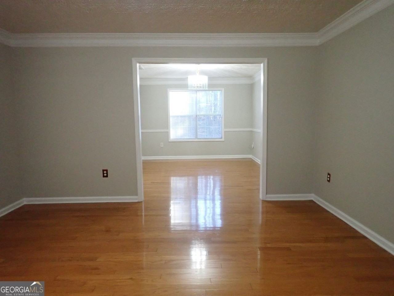 827 Sinclair Way - Photo 4 of 39