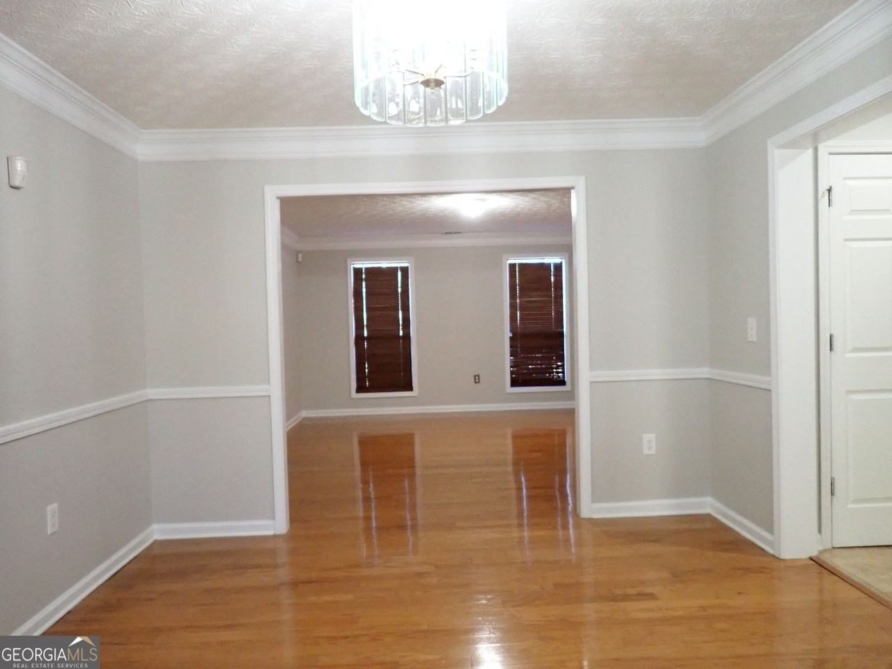 827 Sinclair Way - Photo 5 of 39