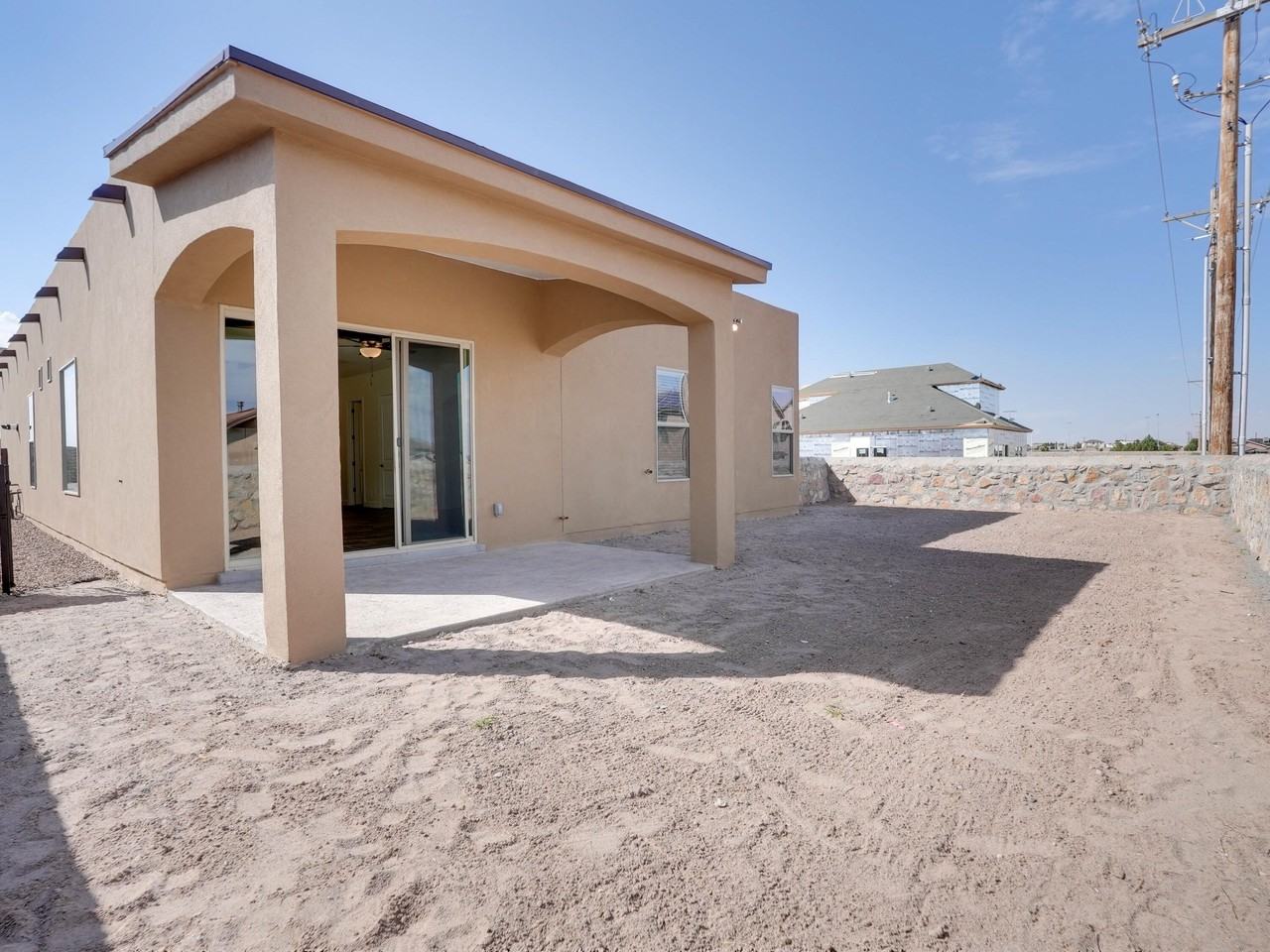 392 Frodsham St - Photo 5 of 32