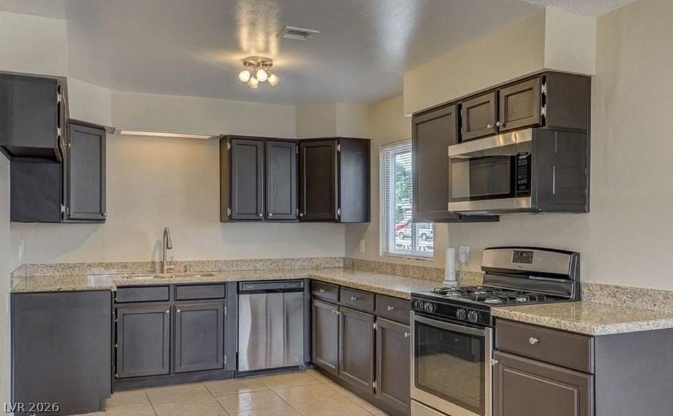 3834 Cirrus Ave - Photo 2 of 16