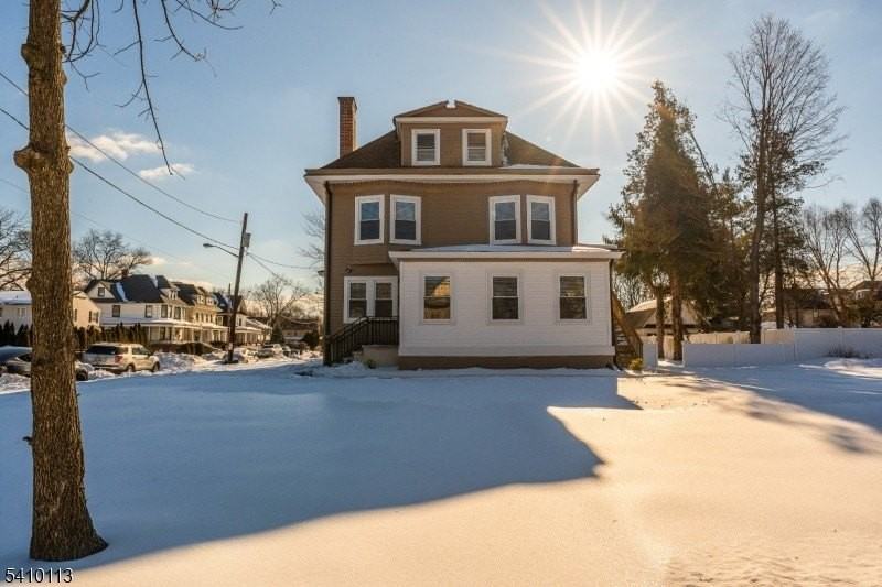 951 W 7th St - Photo 2 of 27