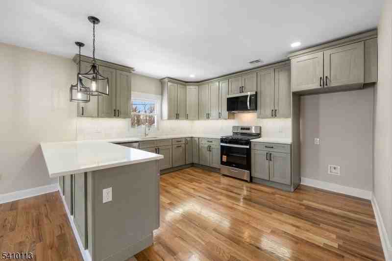 951 W 7th St - Photo 4 of 27