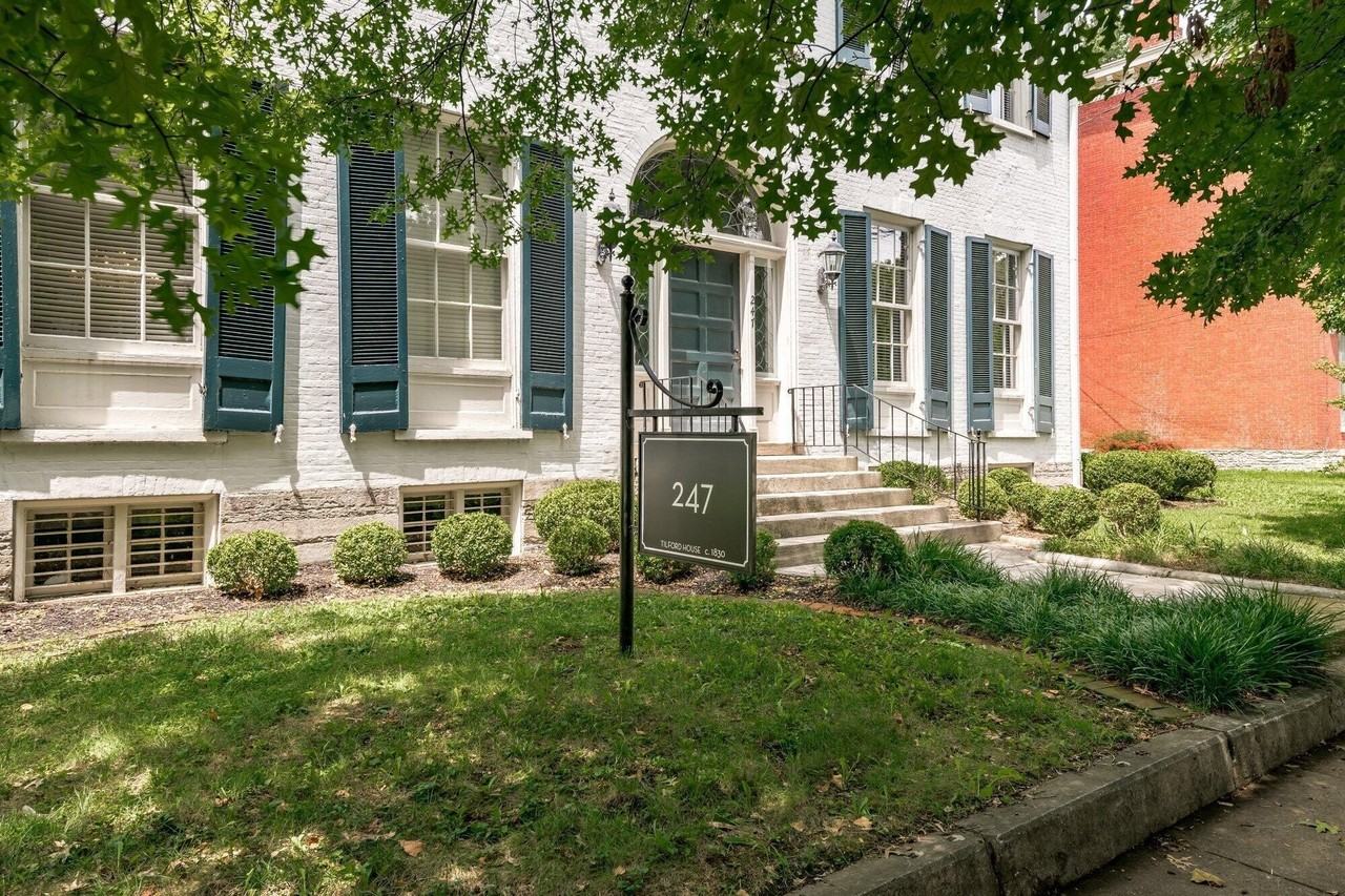 247 N Broadway Apt 2 #2 - Photo 2 of 19