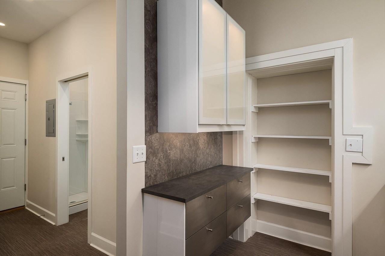 247 N Broadway Apt 2 #2 - Photo 7 of 19