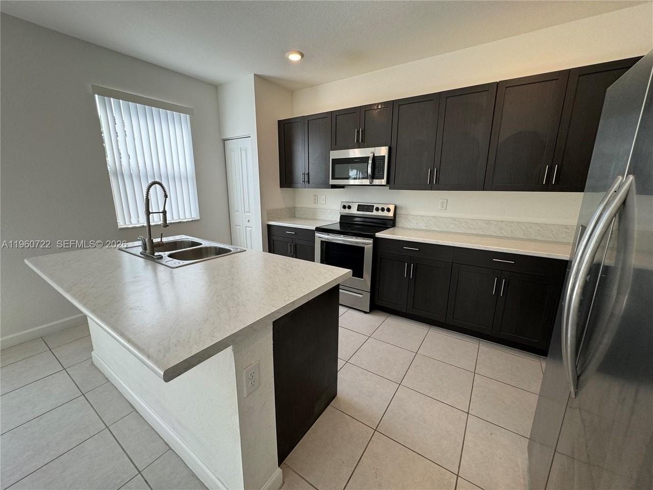 1110 Se 27th Ter #1110 - Photo 5 of 19