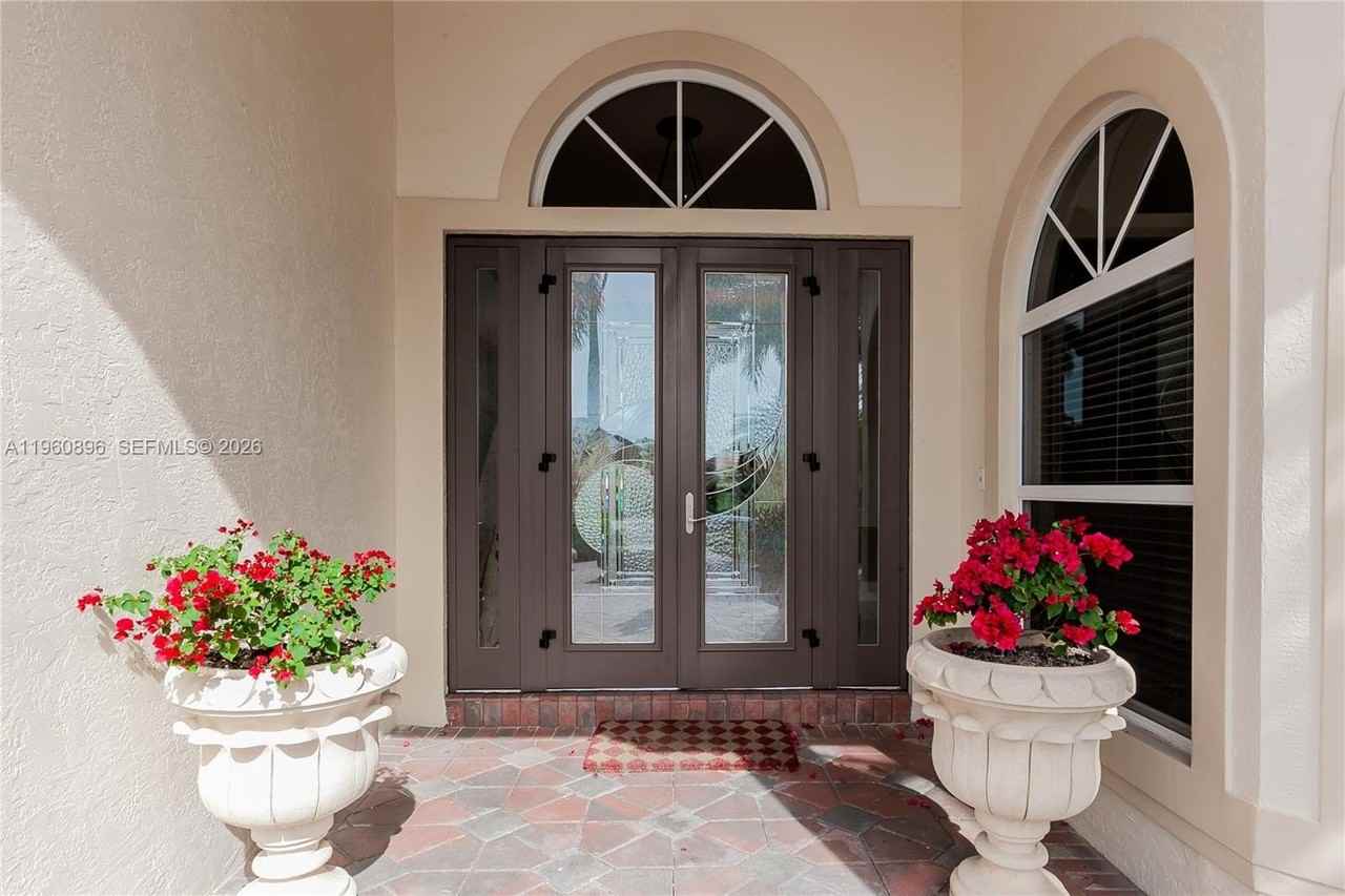 3162 Inverness - Photo 4 of 24