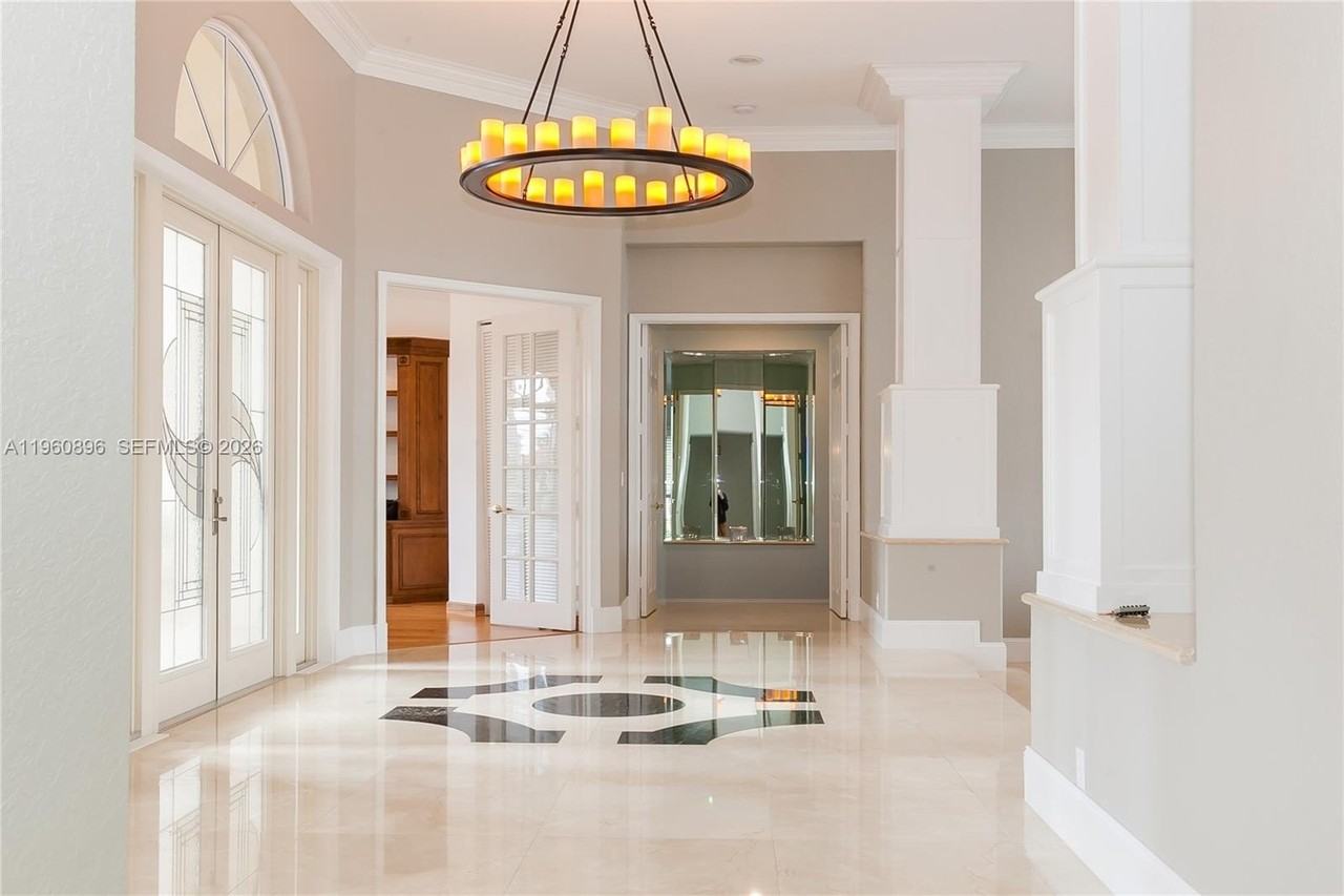 3162 Inverness - Photo 5 of 24