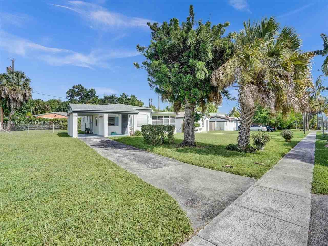 17791 Ne 13th Ave - Photo 6 of 45