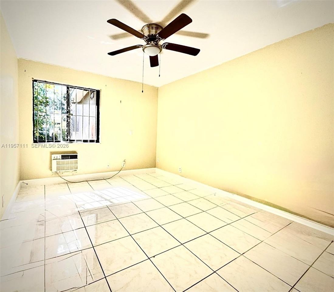 1232 Ne 136th Ter - Photo 3 of 8