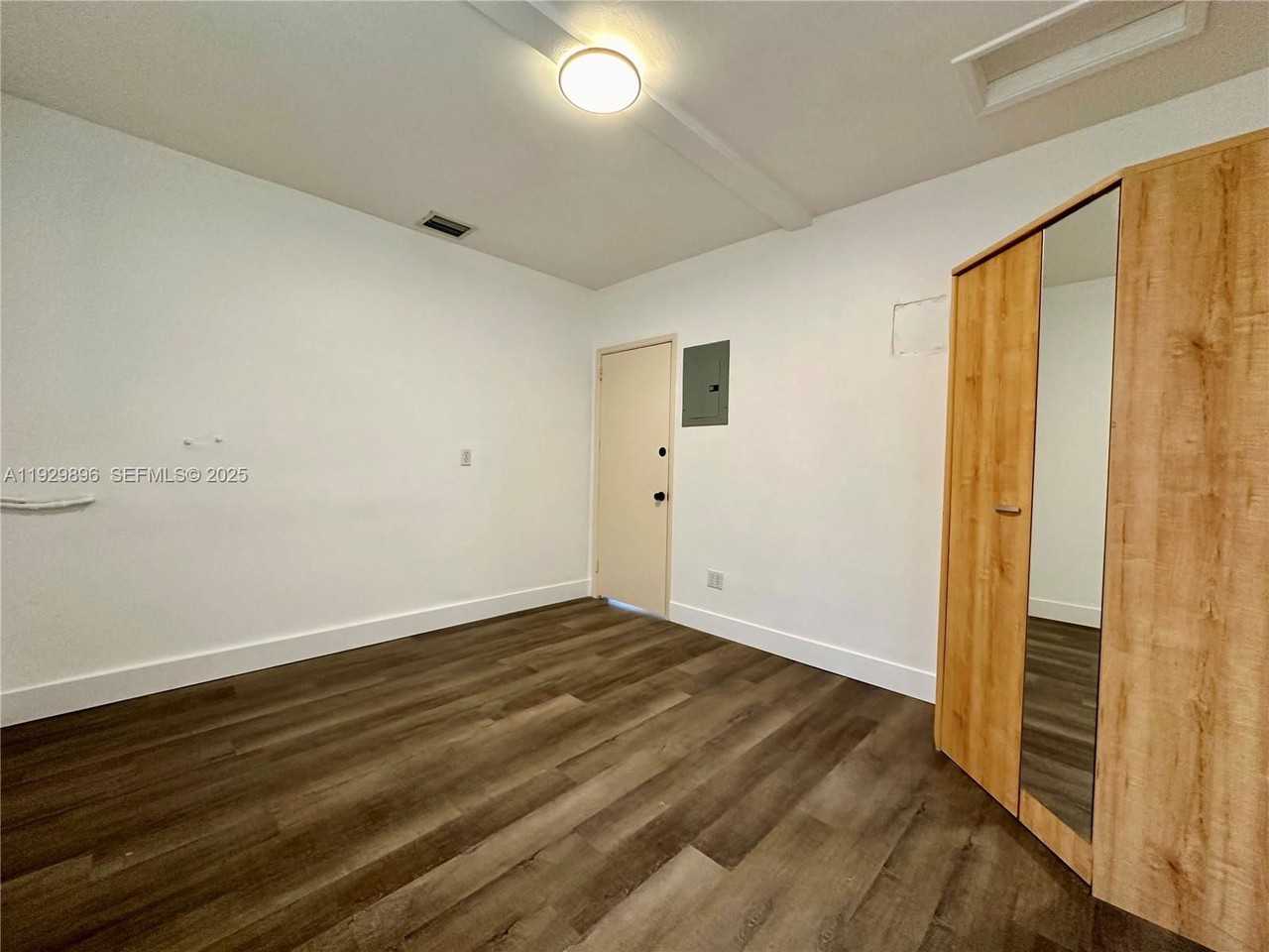 1790 Ne 169th St - Photo 6 of 8