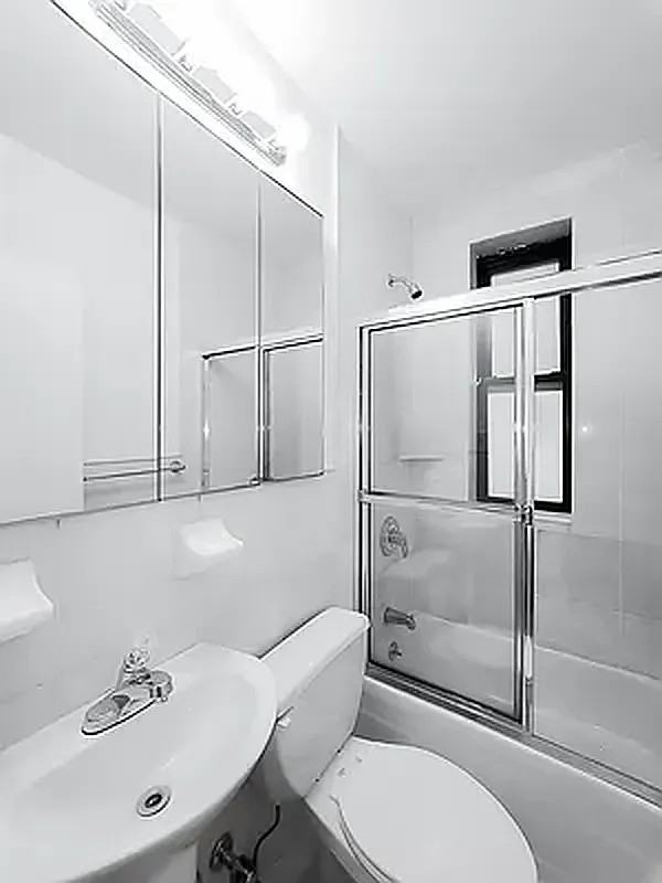 326 E 58th St #2B - Photo 5 of 5