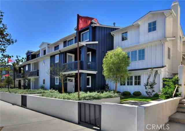 4641 Cahuenga Blvd - Photo 2 of 8