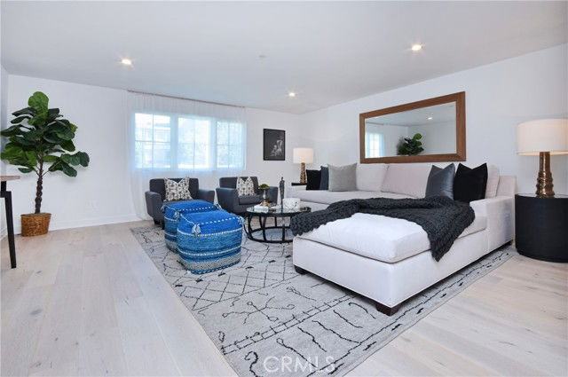 4641 Cahuenga Blvd - Photo 5 of 8